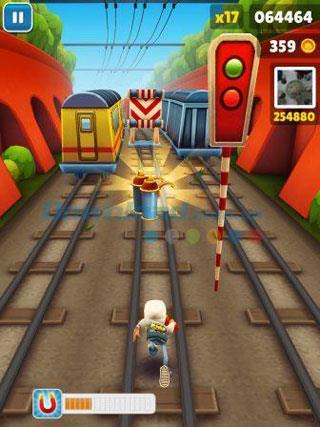 Use las herramientas Booster en el juego Subway Surfers